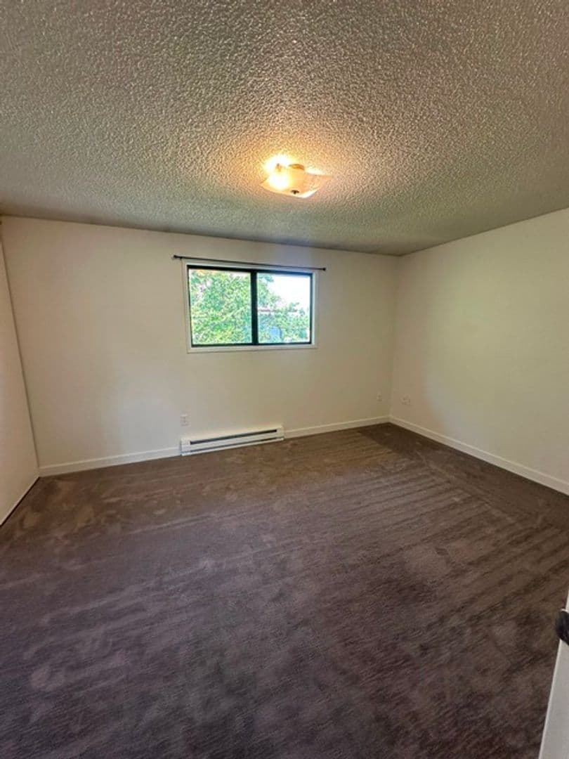 Klamath Falls Apartment: 4500 Cannon Avenue