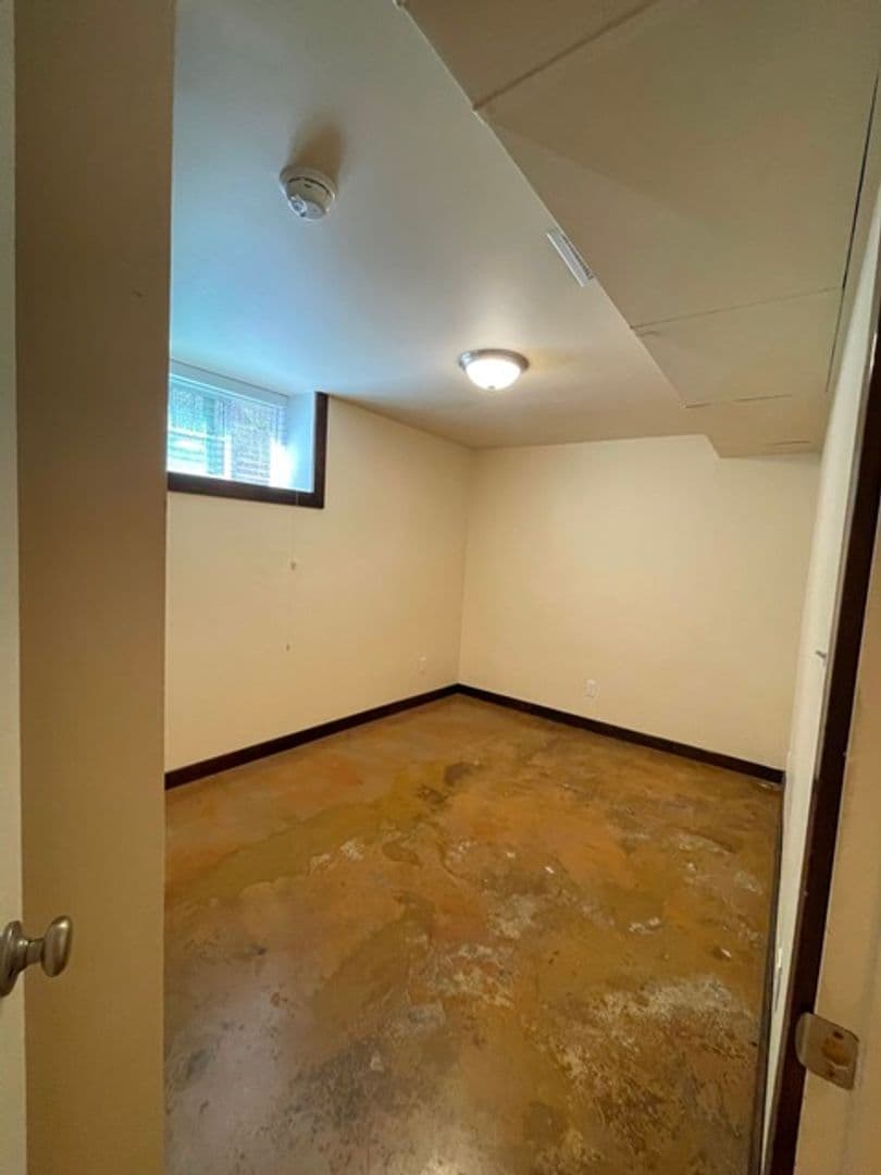 Klamath Falls House: 1040 N Eldorado Avenue