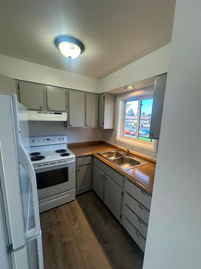 Klamath Falls Apartment: 4519 Cannon Avenue
