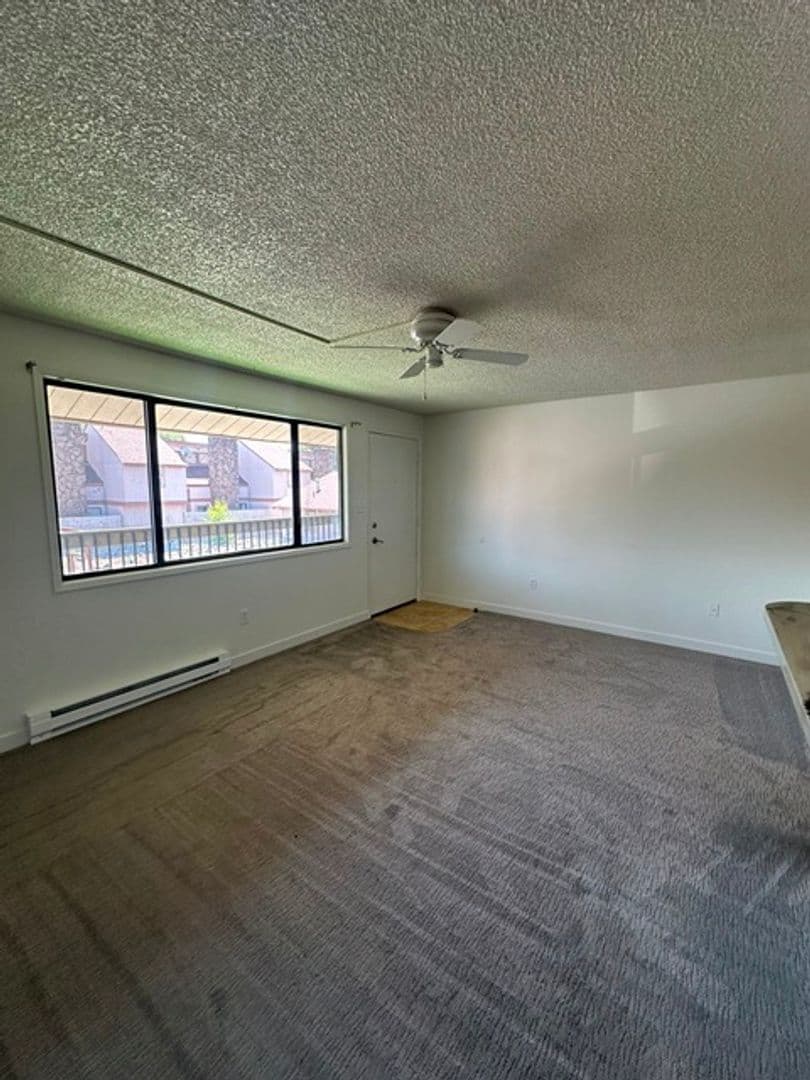 Klamath Falls Apartment: 4500 Cannon Avenue