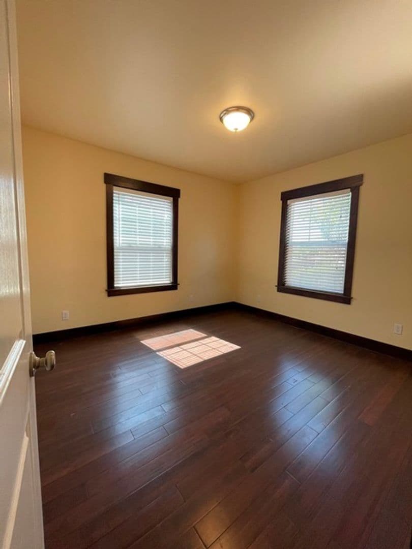 Klamath Falls House: 1040 N Eldorado Avenue