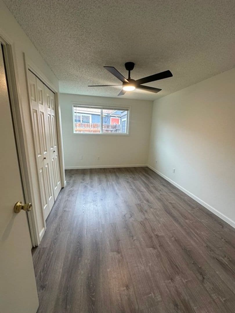Klamath Falls Apartment: 2647 Pear Street