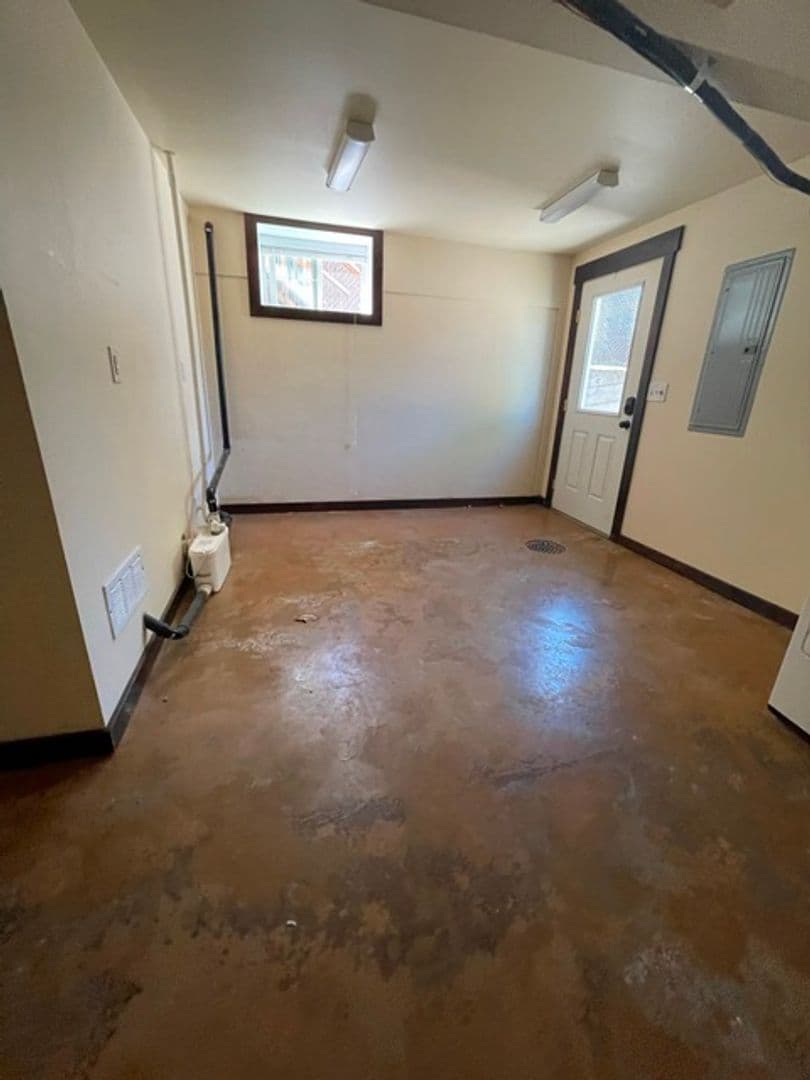 Klamath Falls House: 1040 N Eldorado Avenue