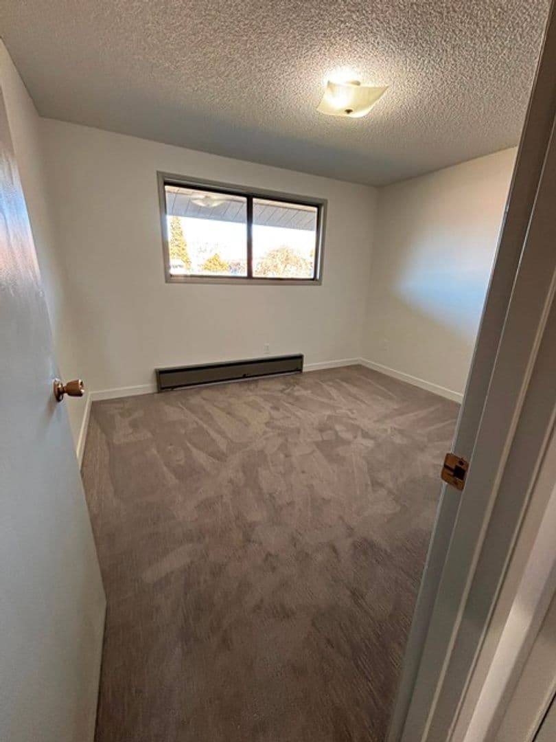Klamath Falls Apartment: 4500 Cannon Avenue