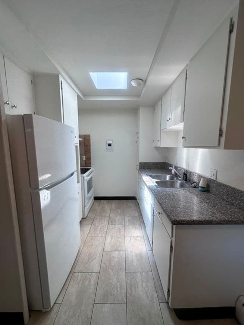 Klamath Falls Apartment: 2544 Union Street