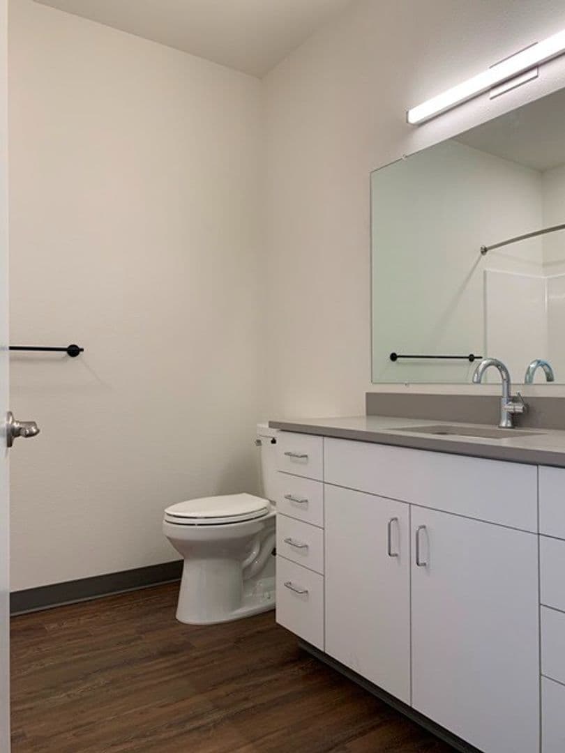 Klamath Falls Apartment: 202 Timbermill Drive