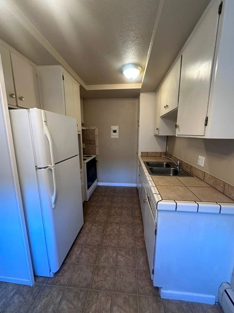 Klamath Falls Apartment: 2544 Union Street