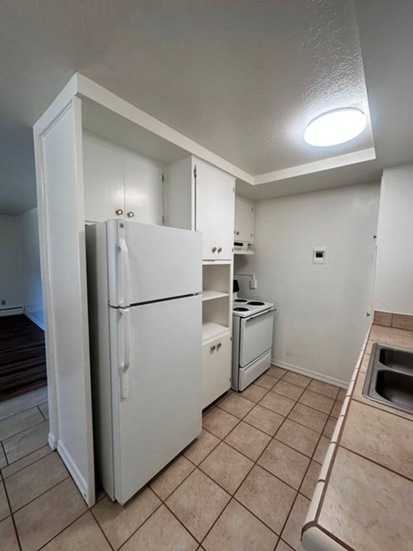 Klamath Falls Apartment: 2544 Union Street