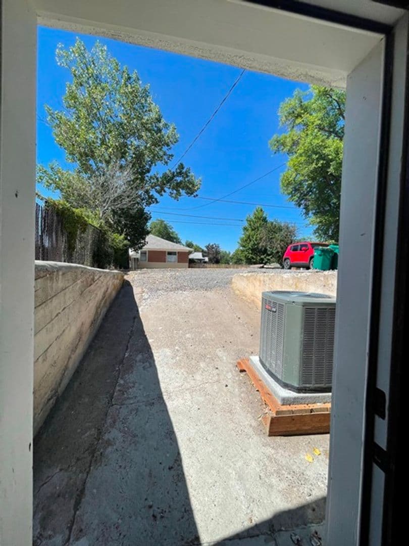 Klamath Falls House: 1040 N Eldorado Avenue
