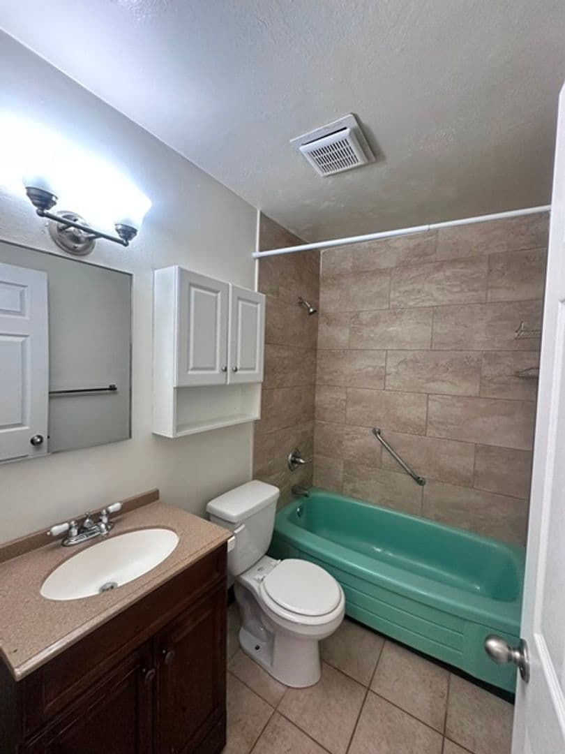 Klamath Falls Apartment: 2544 Union Street