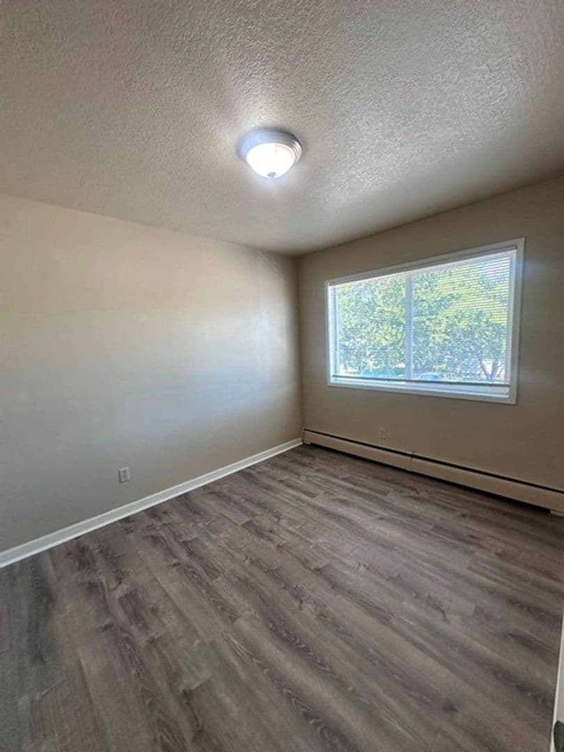 Klamath Falls Apartment: 2544 Union Street