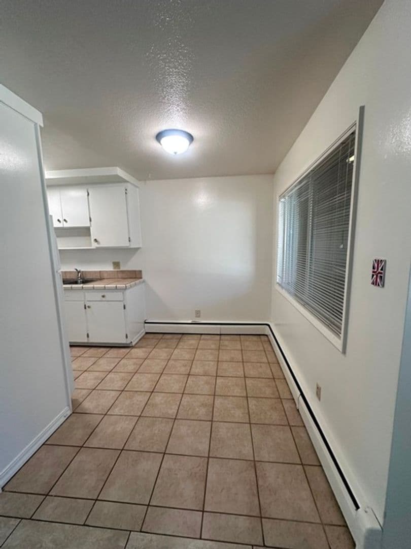 Klamath Falls Apartment: 2544 Union Street