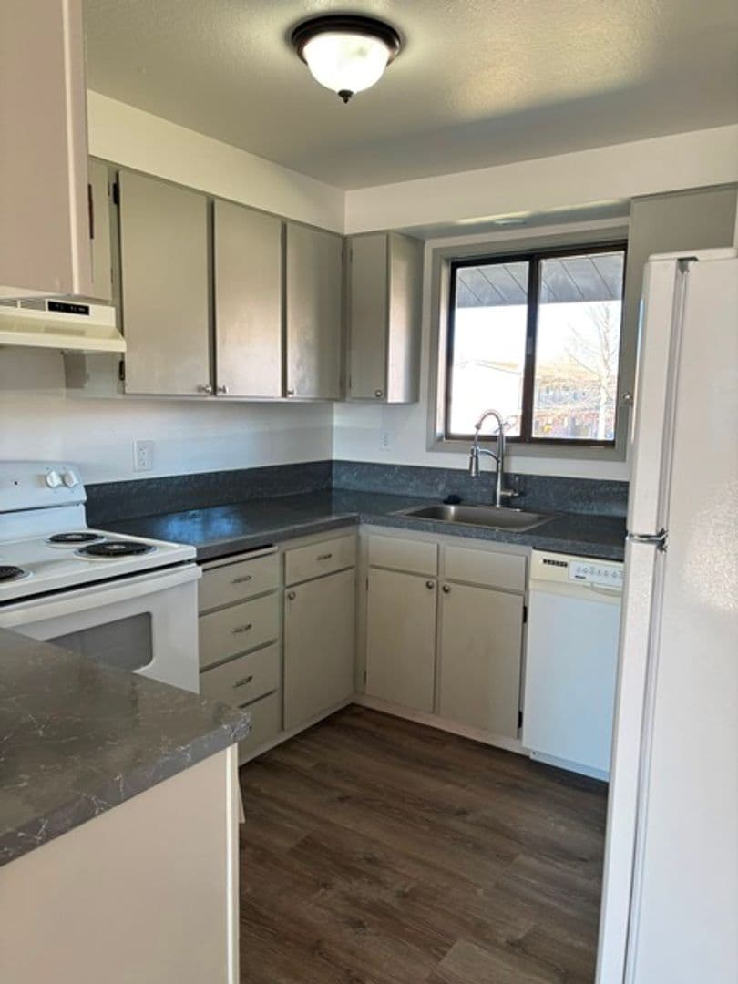 Klamath Falls Apartment: 4500 Cannon Avenue