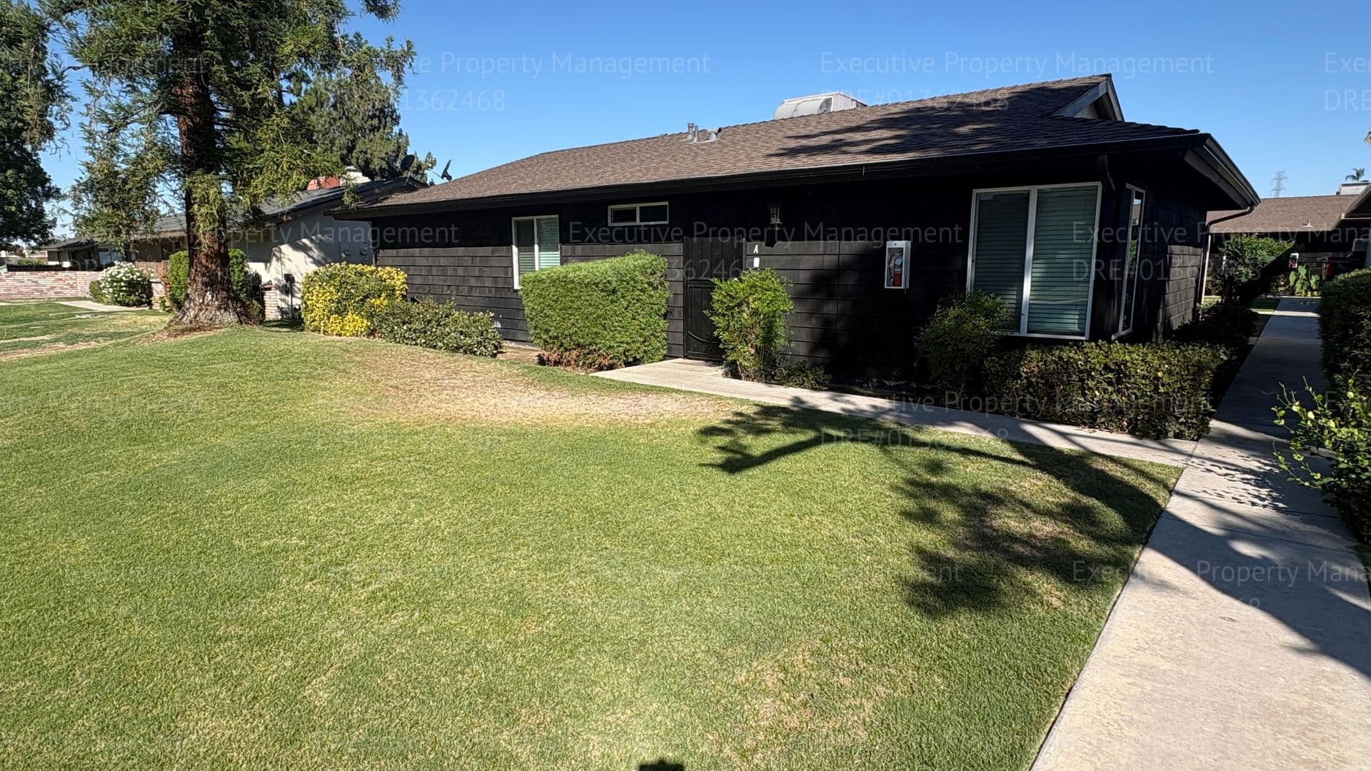 Bakersfield Apartment: 709 Deseret Way