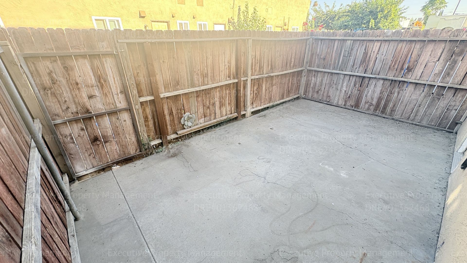 Bakersfield Apartment: 1405 Pacific St