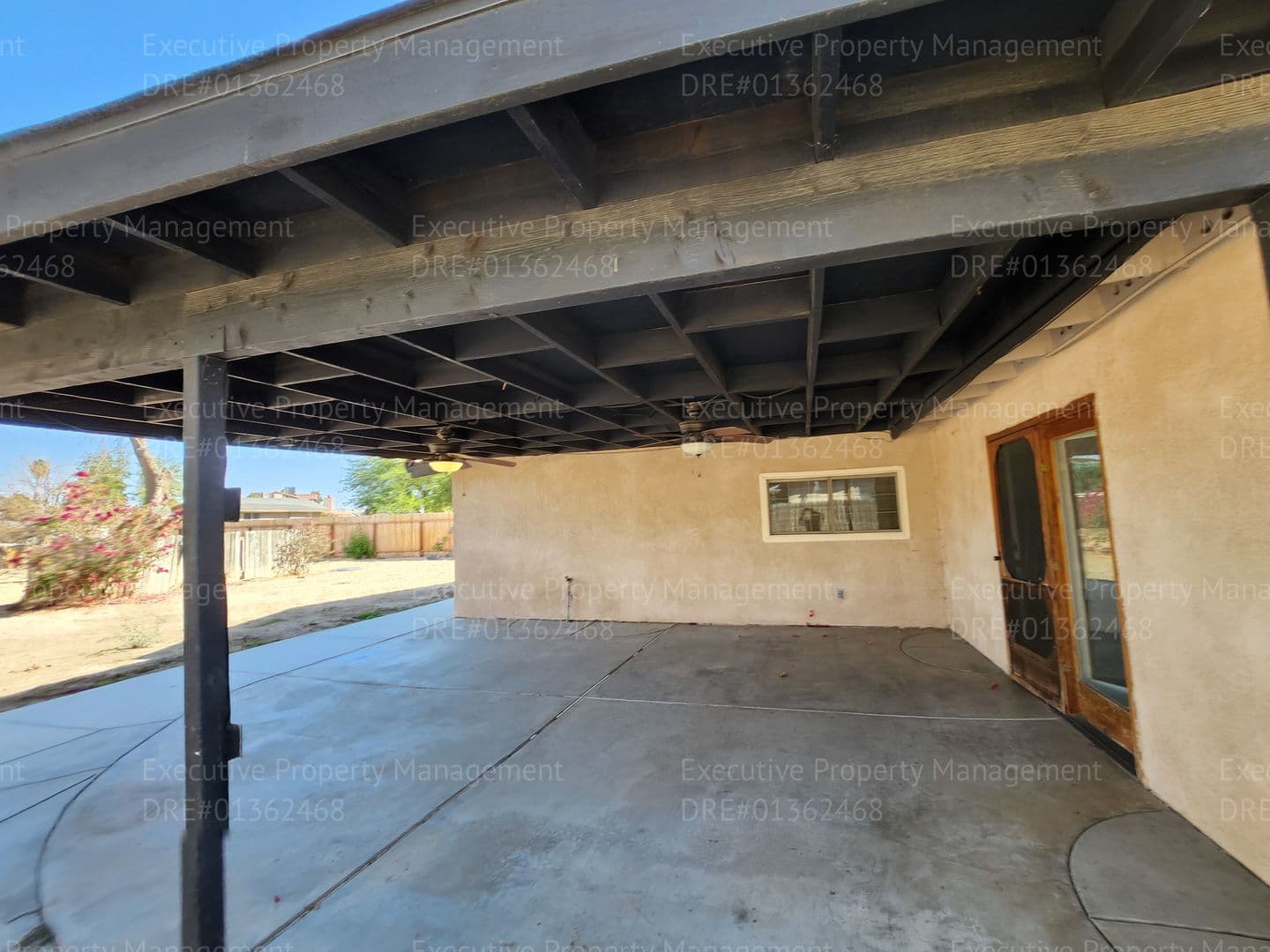 Bakersfield House: 10112 Meacham Rd