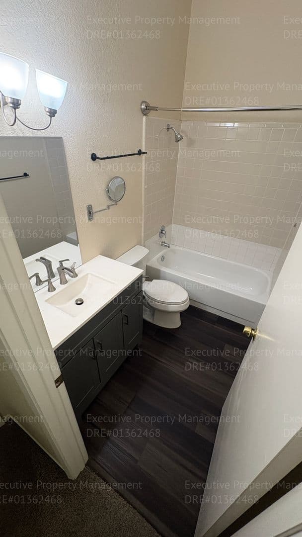 Bakersfield Townhome: 2600 Brookside Dr #128