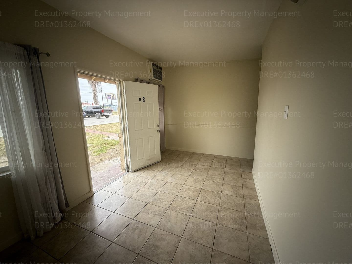 Bakersfield Apartment: 9530 S. Union Ave