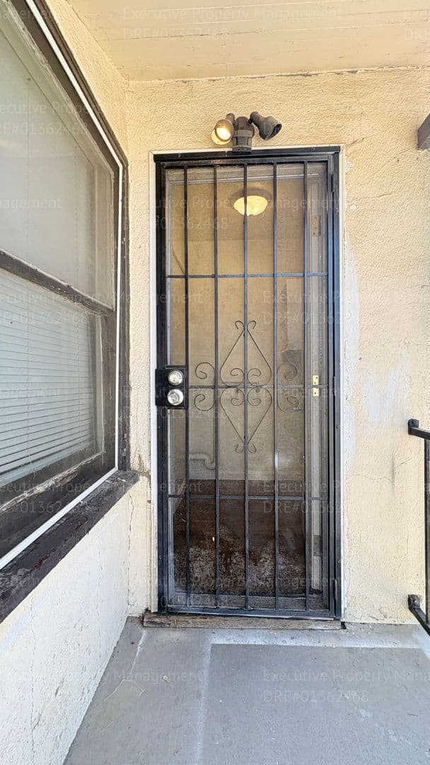 Bakersfield House: 2321 N. Inyo St