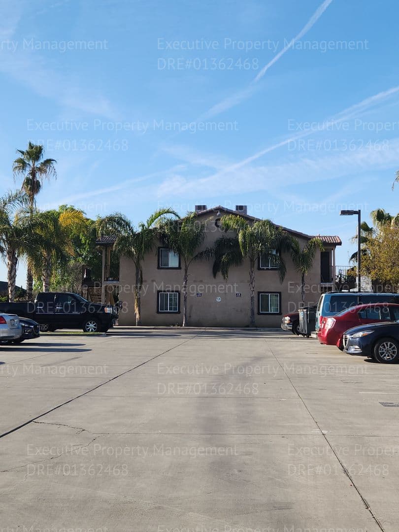 Bakersfield Apartment: 3017 Potomac Ave