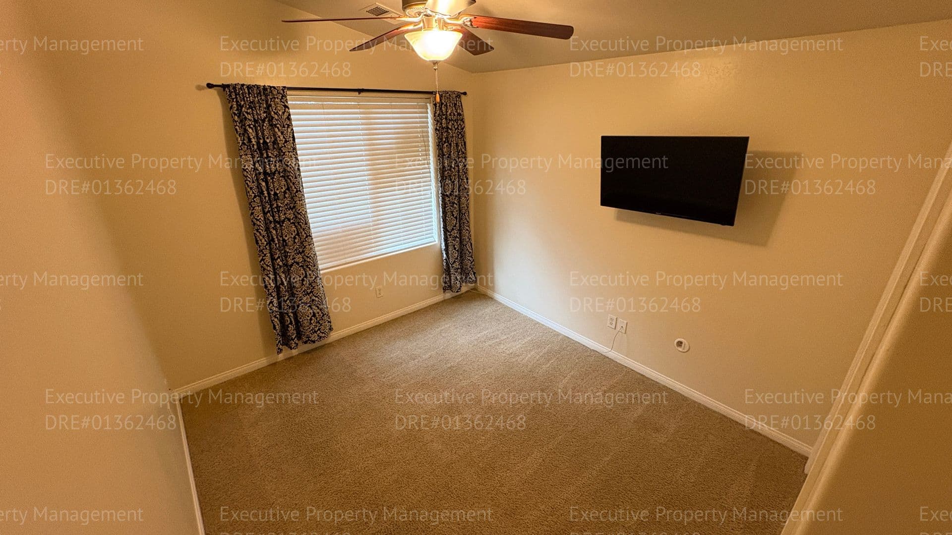 Bakersfield House: 13306 Cheyenne Mountain Dr