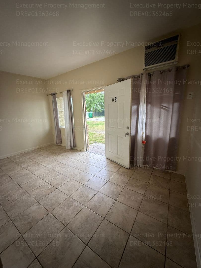 Bakersfield Apartment: 9530 S. Union Ave