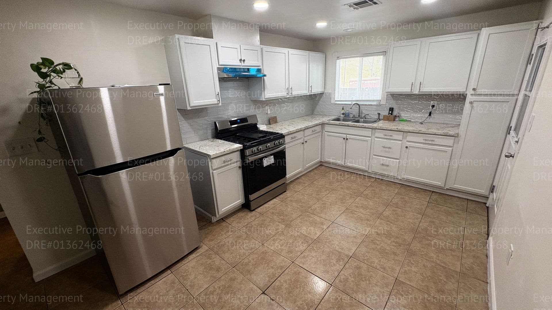 Bakersfield House: 125 Madison St