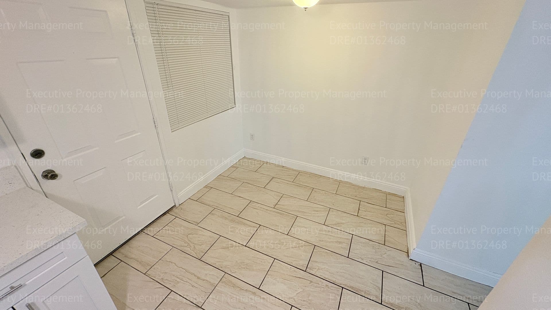 Bakersfield Apartment: 2909 S. Chester Ave