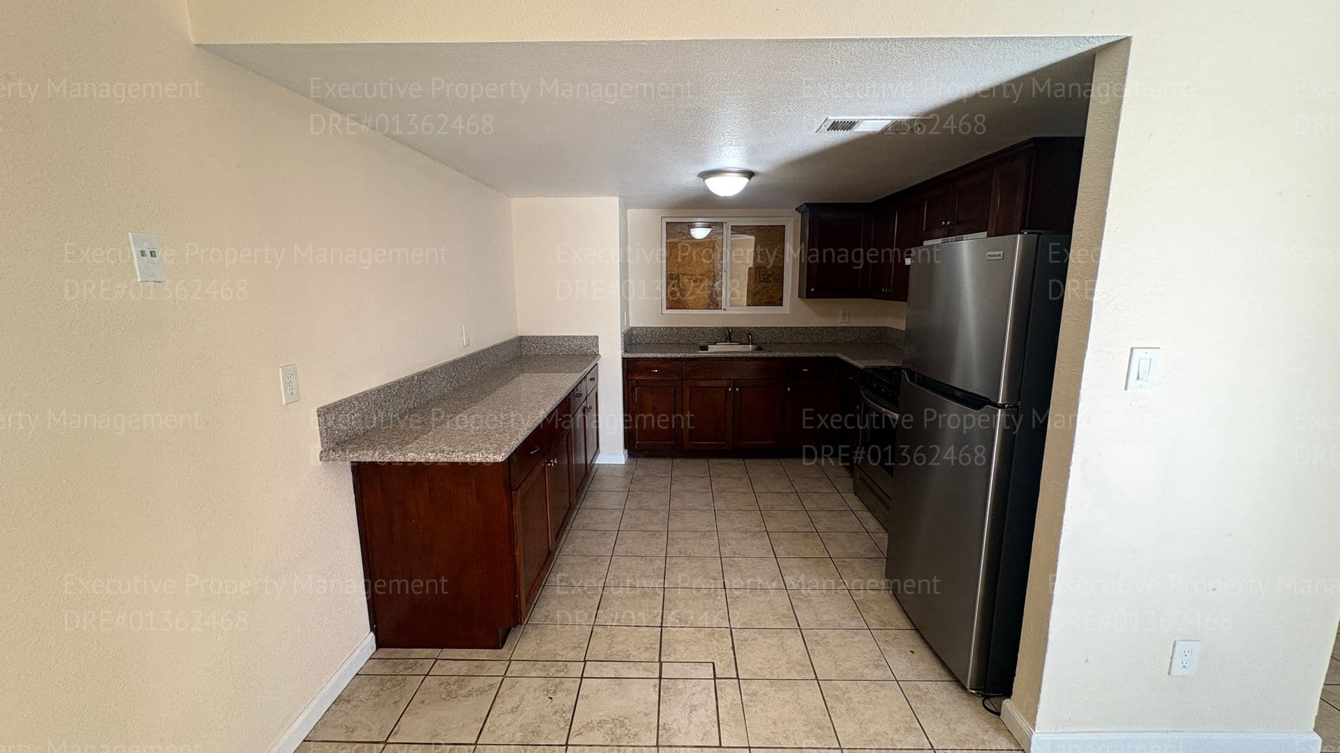 Bakersfield Apartment: 612 8th St
