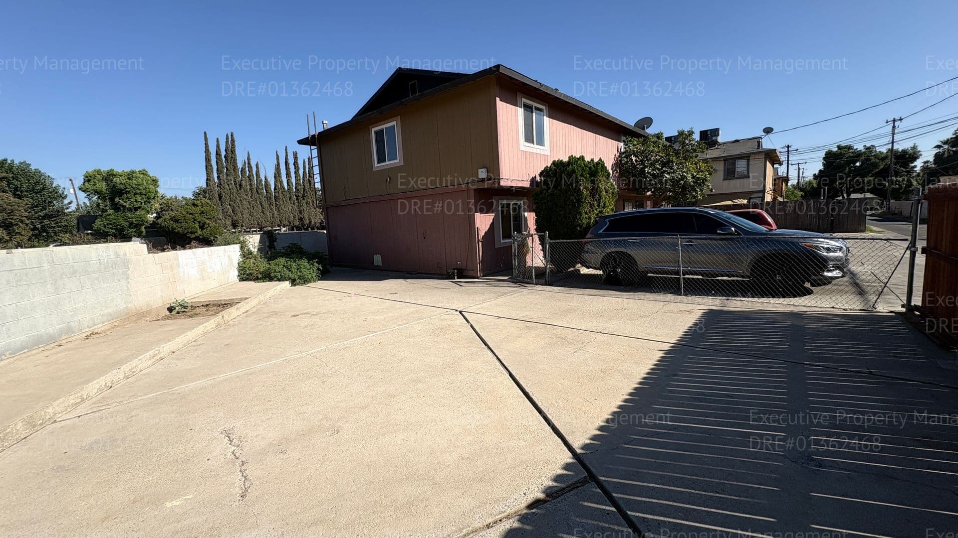Bakersfield Apartment: 612 8th St