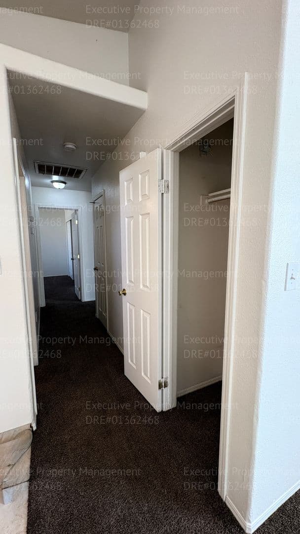 Bakersfield House: 5515 Sugar Pine Dr
