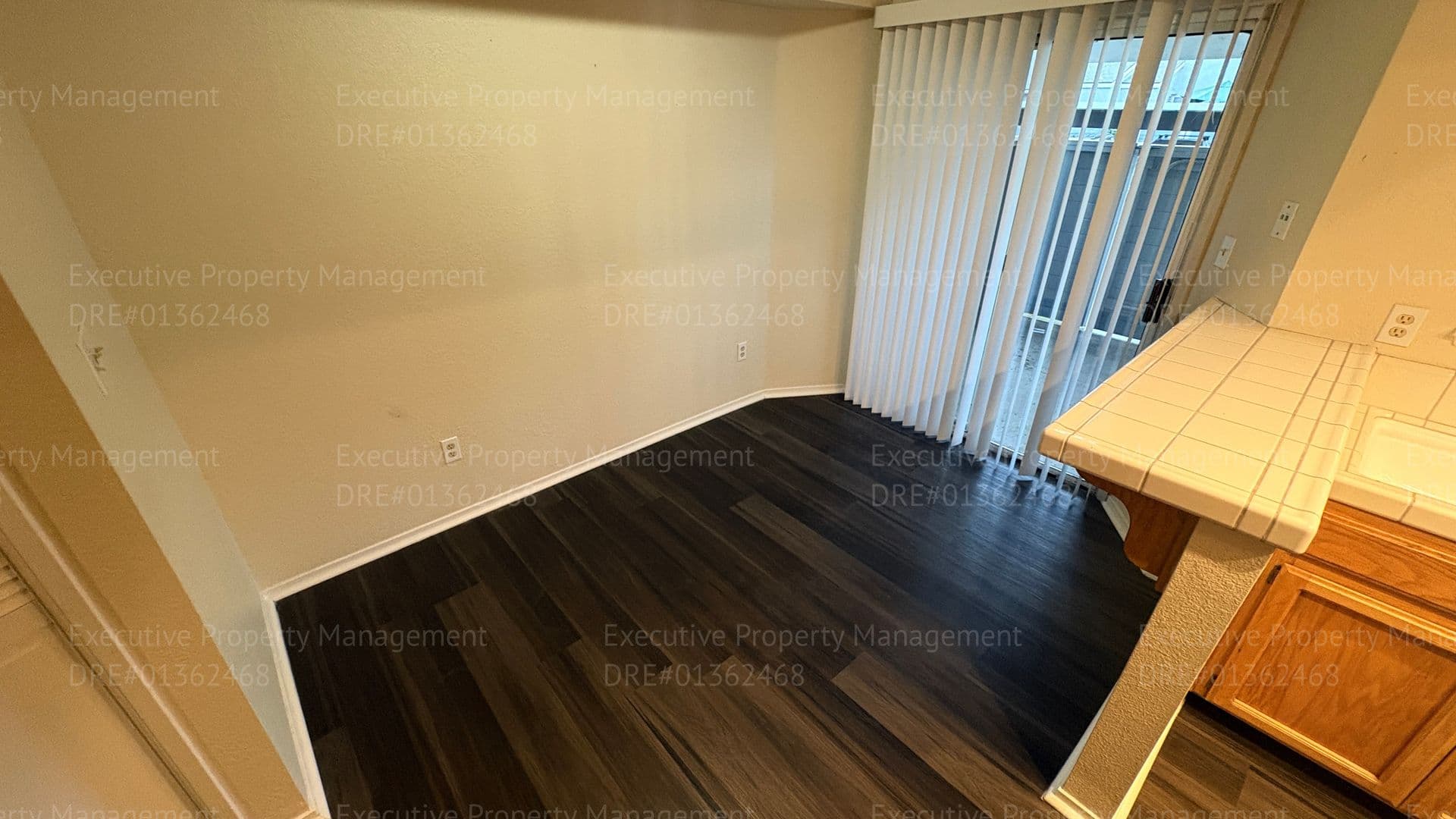 Bakersfield Townhome: 2600 Brookside Dr #128