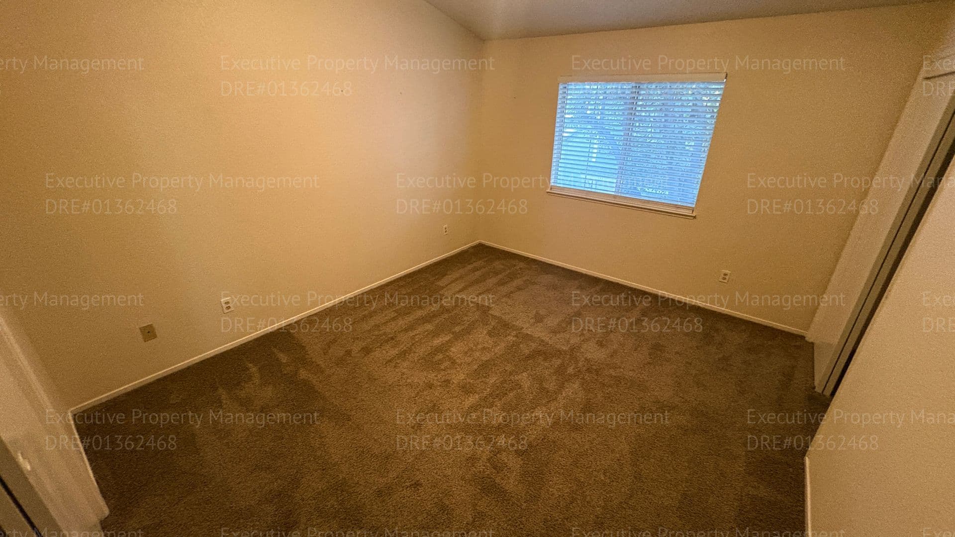 Bakersfield Townhome: 2600 Brookside Dr #128