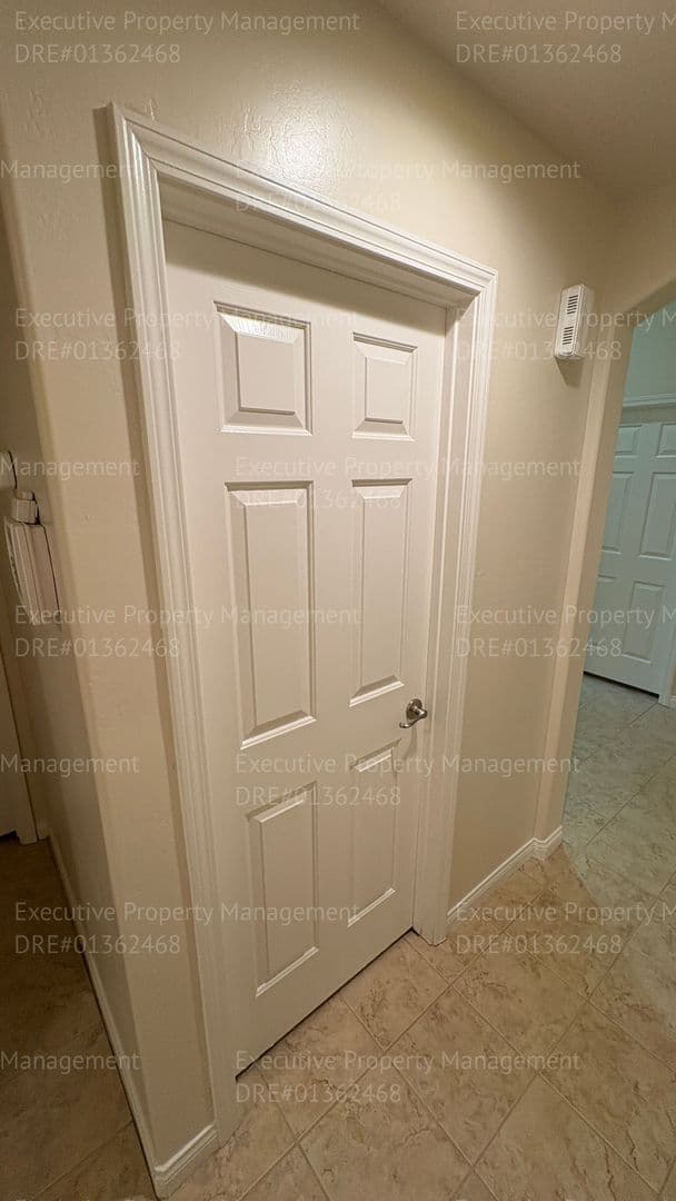 Bakersfield House: 13306 Cheyenne Mountain Dr