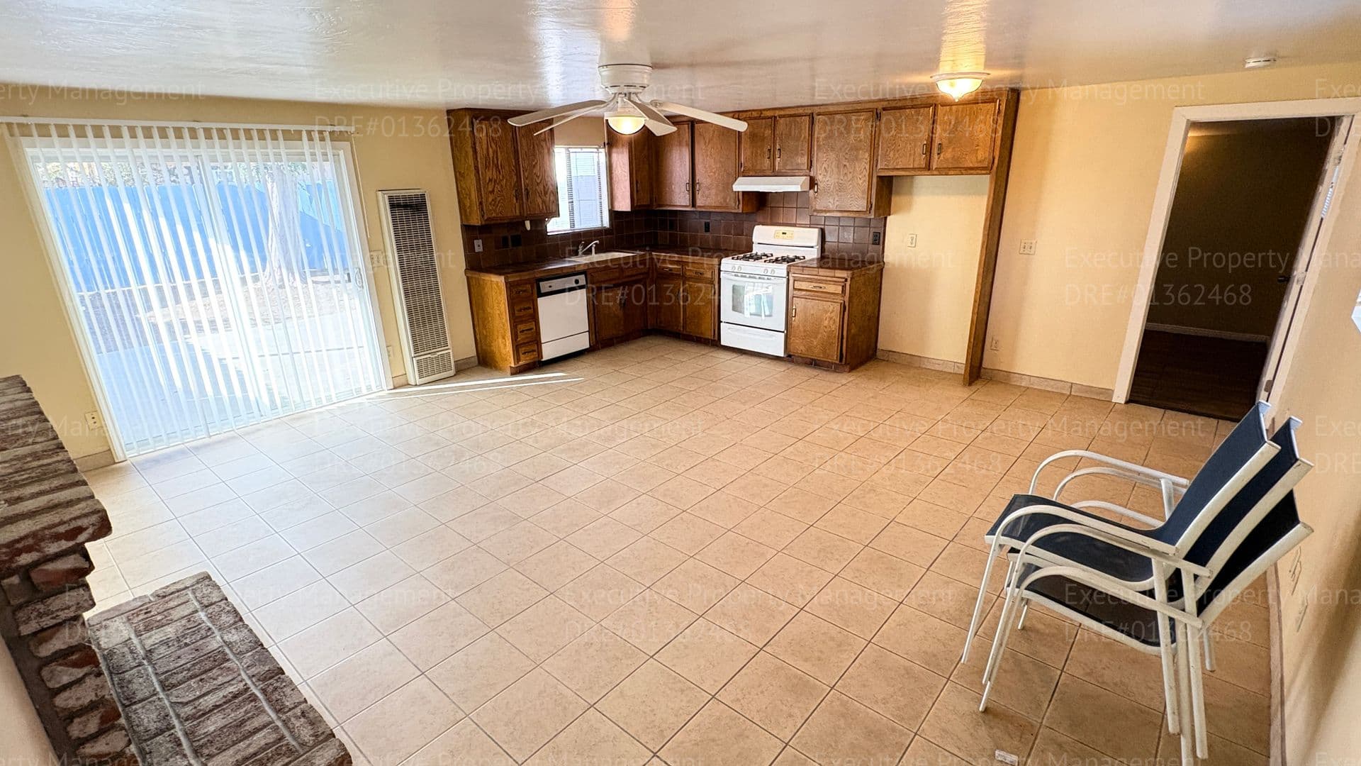 Bakersfield Apartment: 2115 Lester St