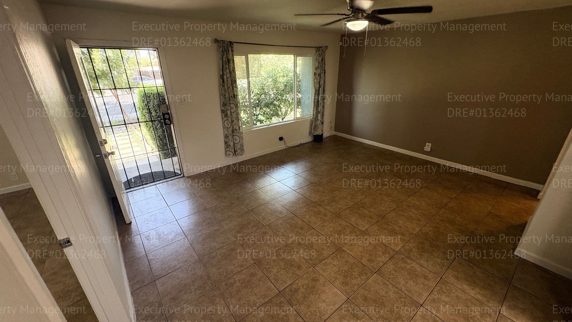 Bakersfield House: 125 Madison St