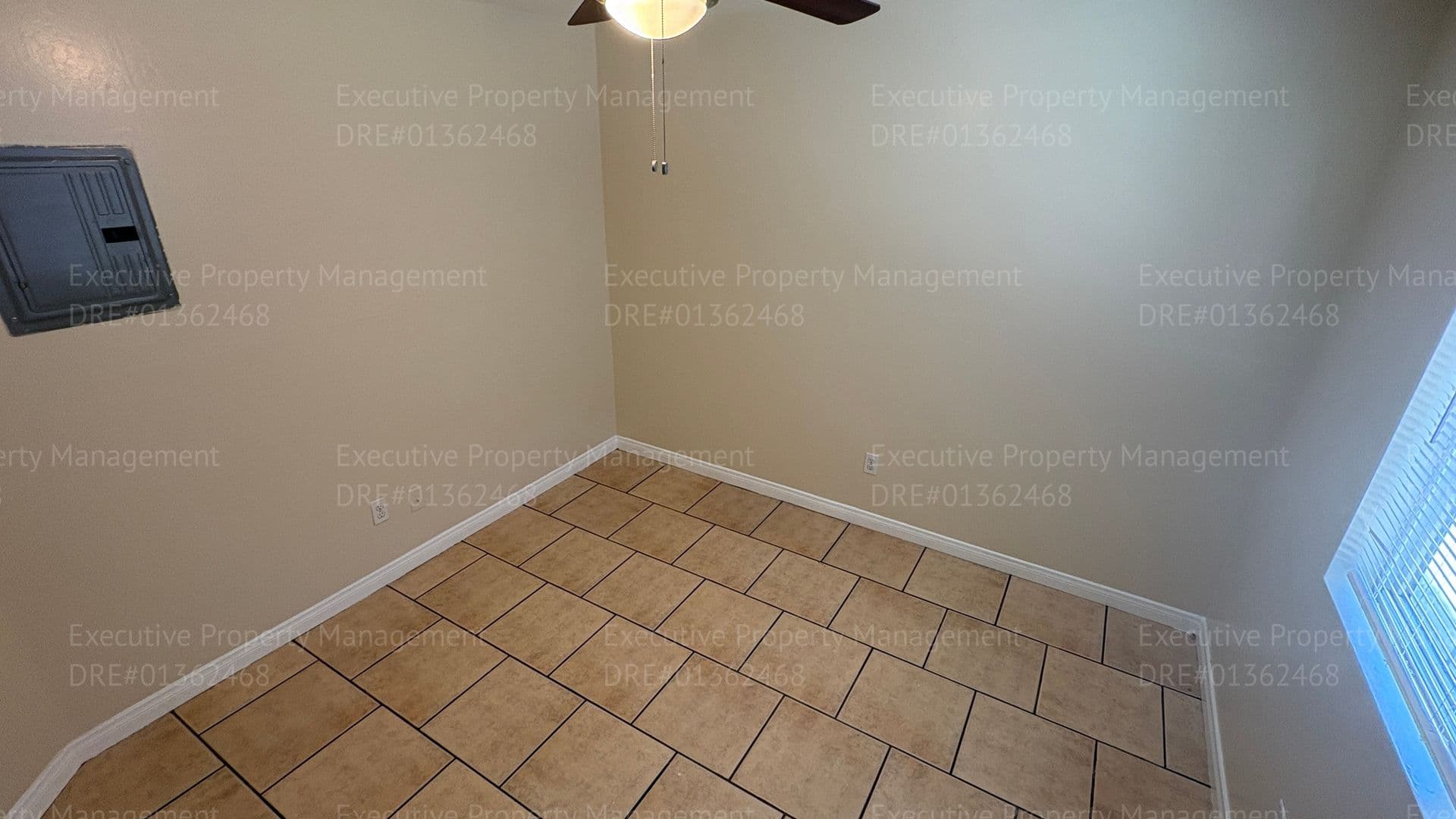 Bakersfield Apartment: 3017 Potomac Ave