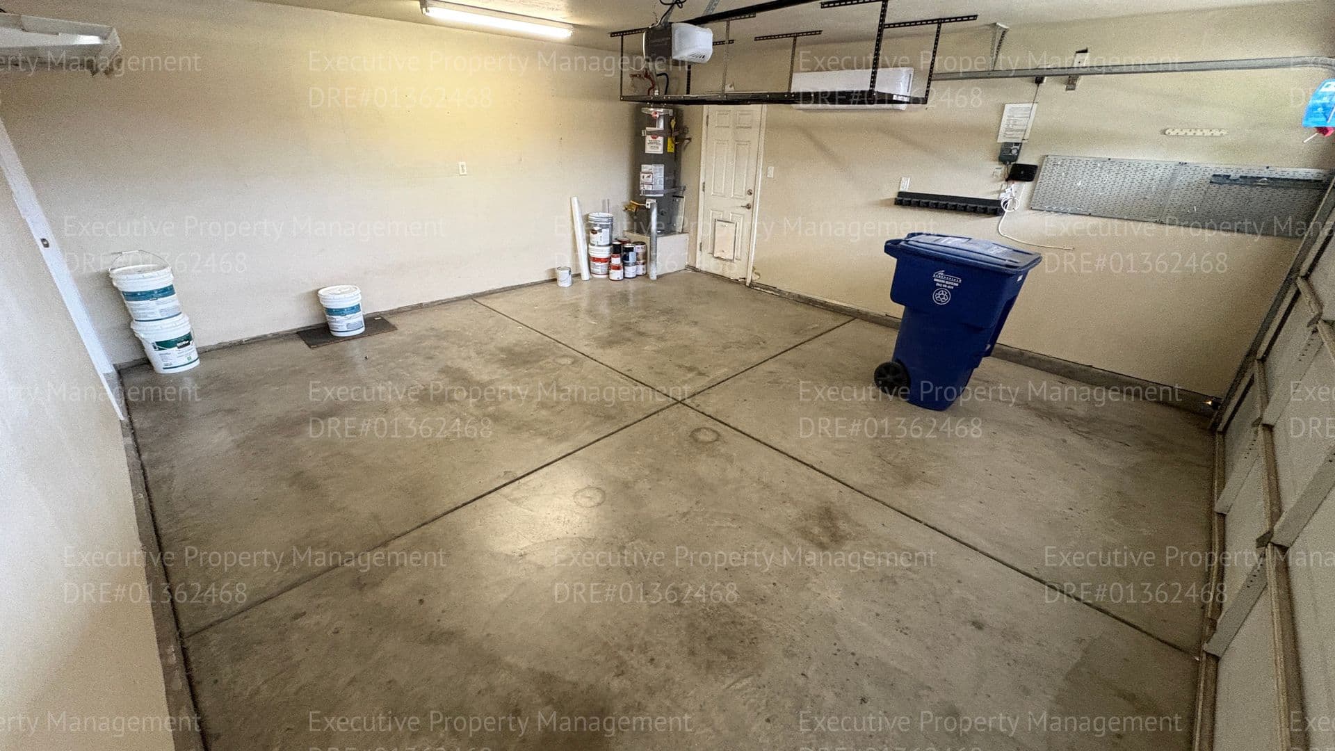 Bakersfield House: 13306 Cheyenne Mountain Dr