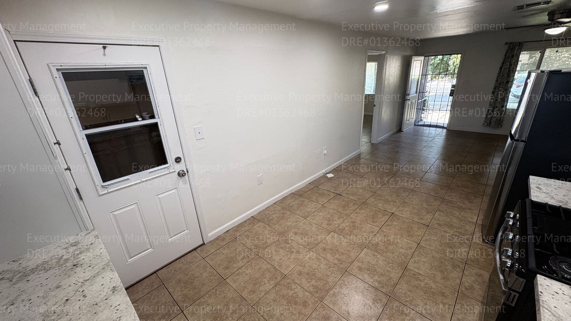 Bakersfield House: 125 Madison St