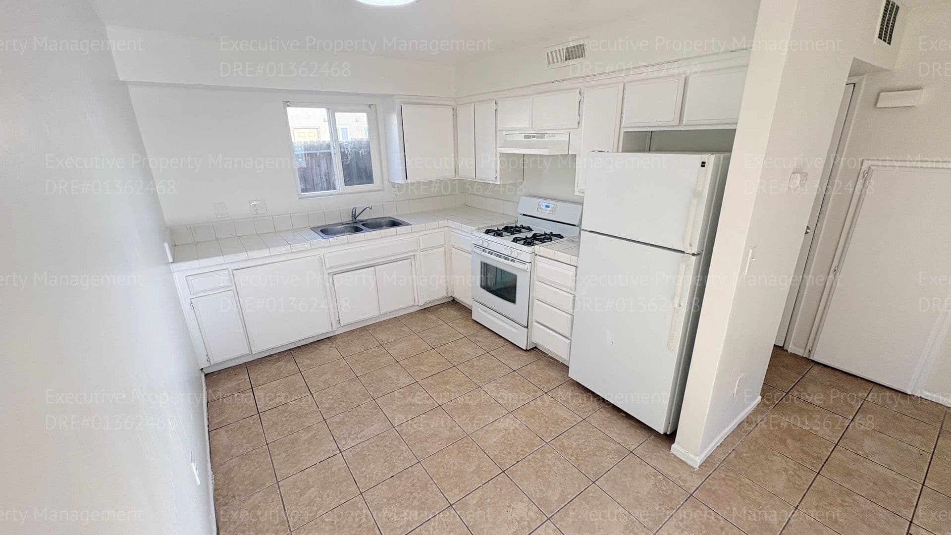 Bakersfield Apartment: 1405 Pacific St