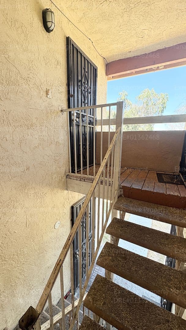 Bakersfield Apartment: 1303 Bernard St.