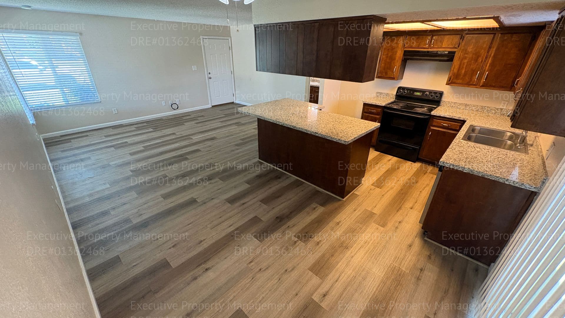 Bakersfield Apartment: 709 Deseret Way