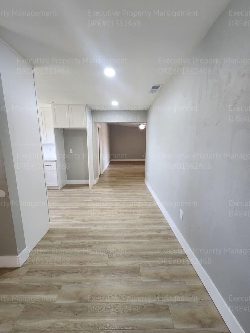 Bakersfield House: 10112 Meacham Rd