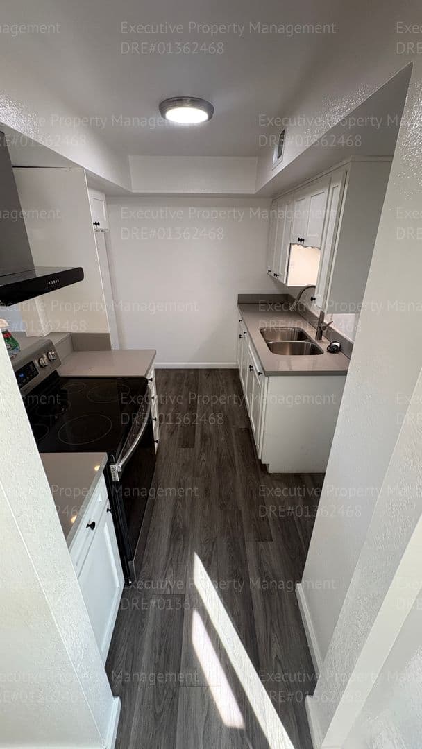 Bakersfield Townhome: 4800 Nordic Dr #G