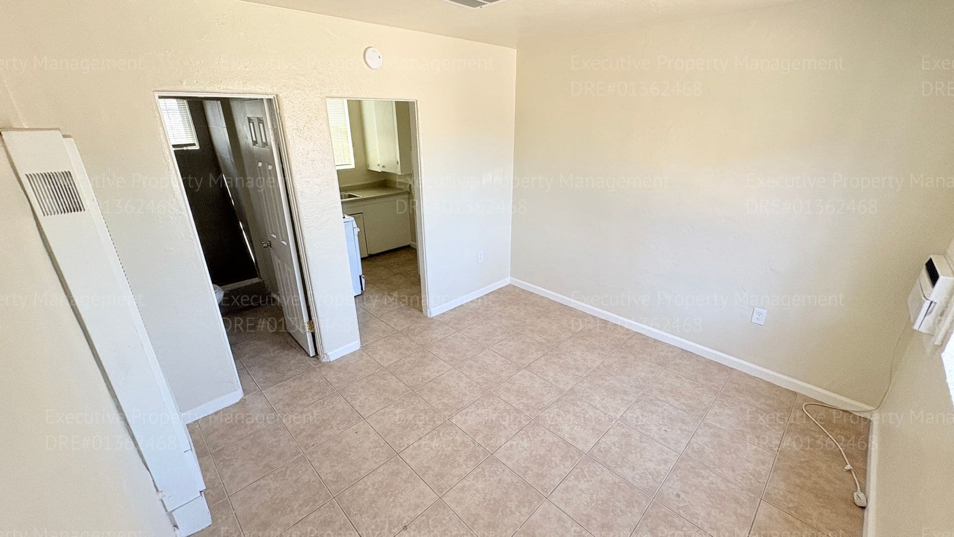 Bakersfield Apartment: 107 E 8th St