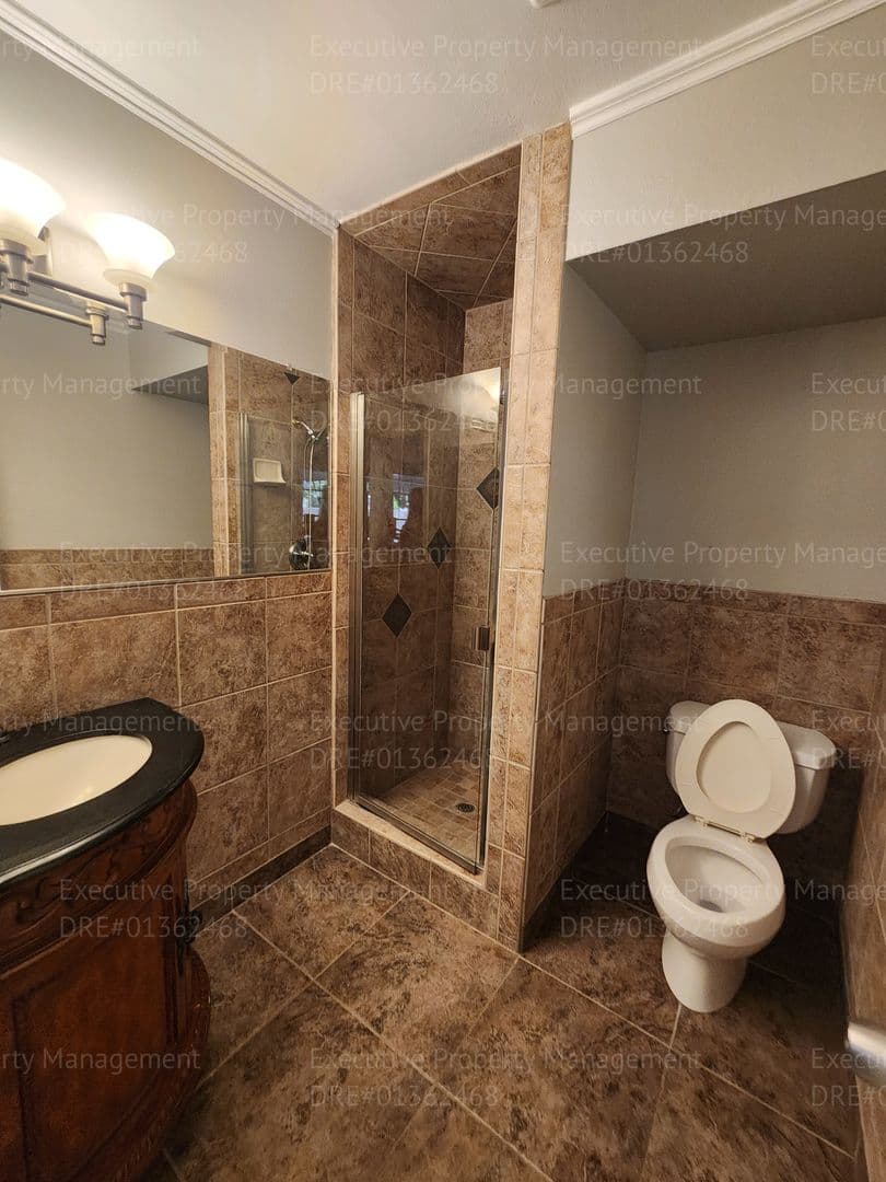 Bakersfield House: 10112 Meacham Rd