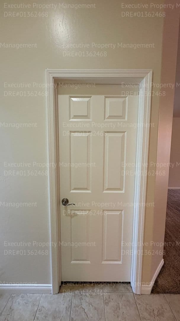 Bakersfield House: 13306 Cheyenne Mountain Dr
