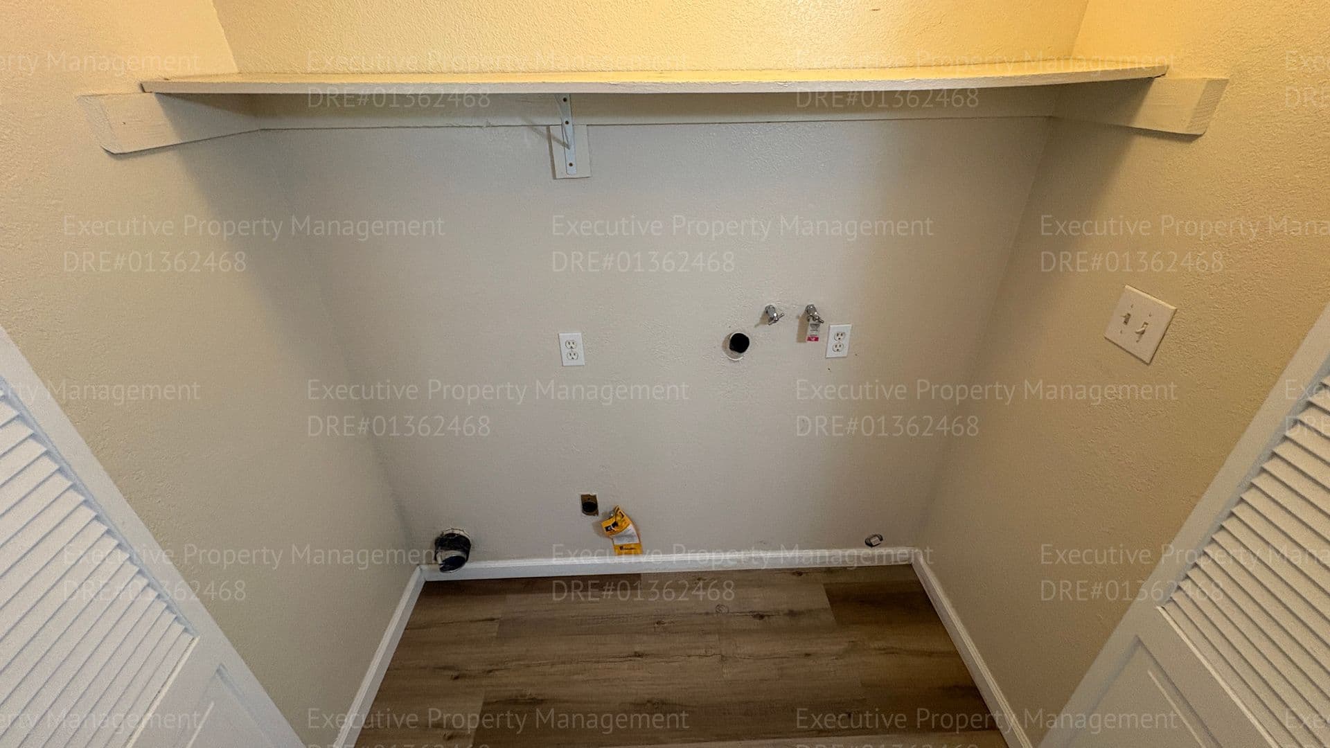 Bakersfield Apartment: 709 Deseret Way