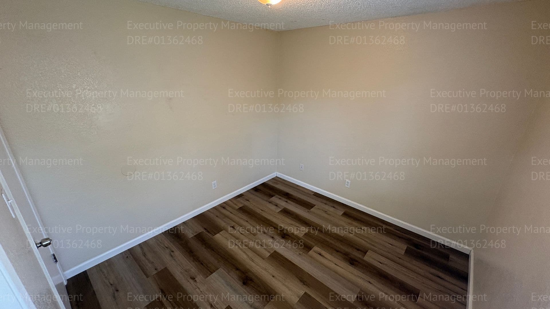 Bakersfield Apartment: 709 Deseret Way