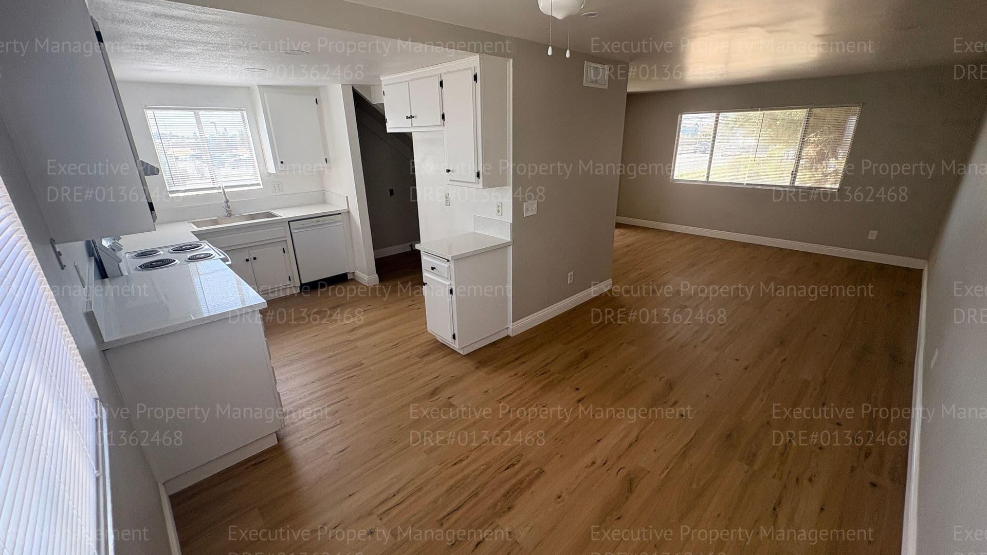 Bakersfield Apartment: 3604 Panama Ln